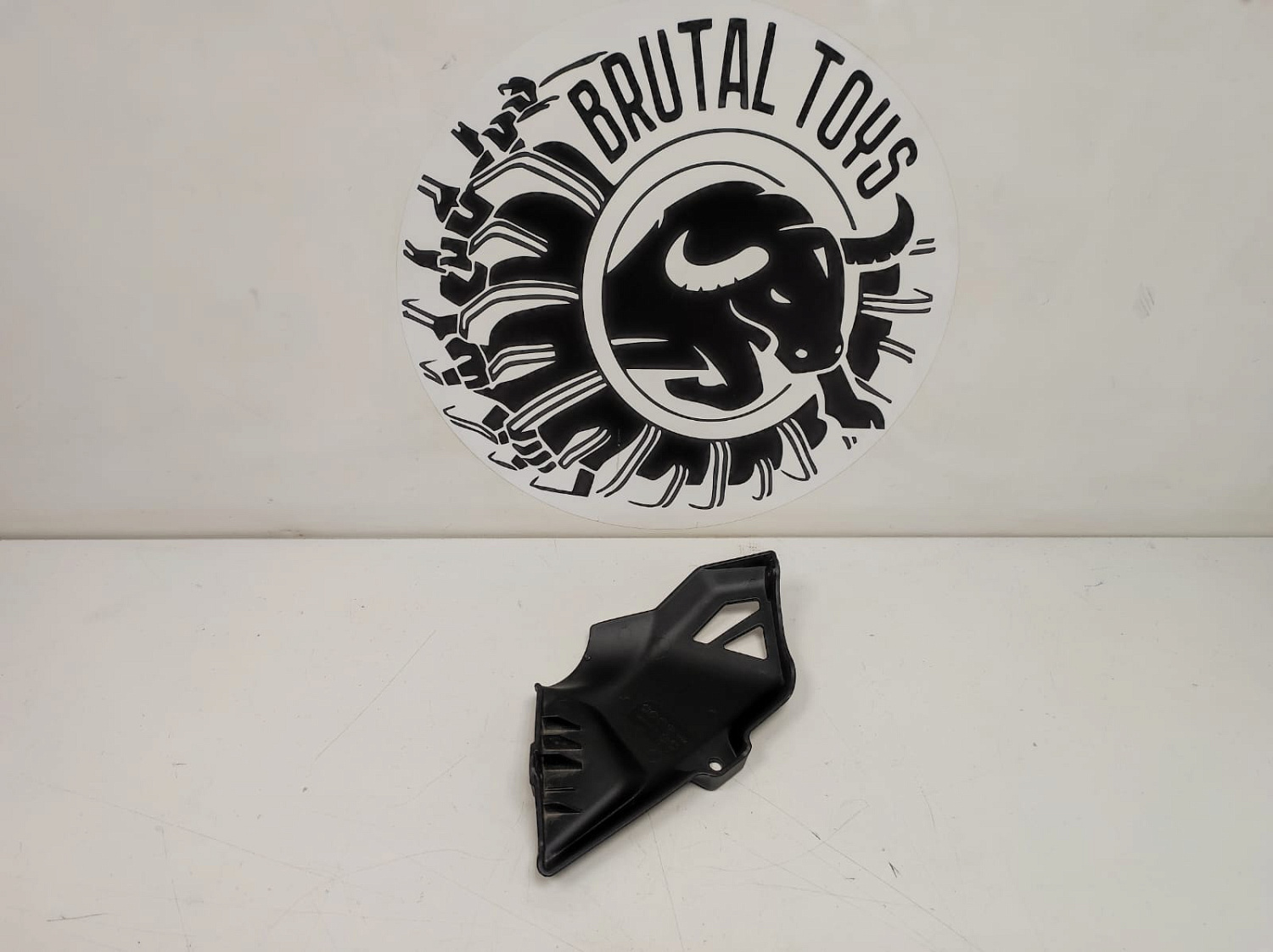 Защита заднего левого рычага L 706003052 бу